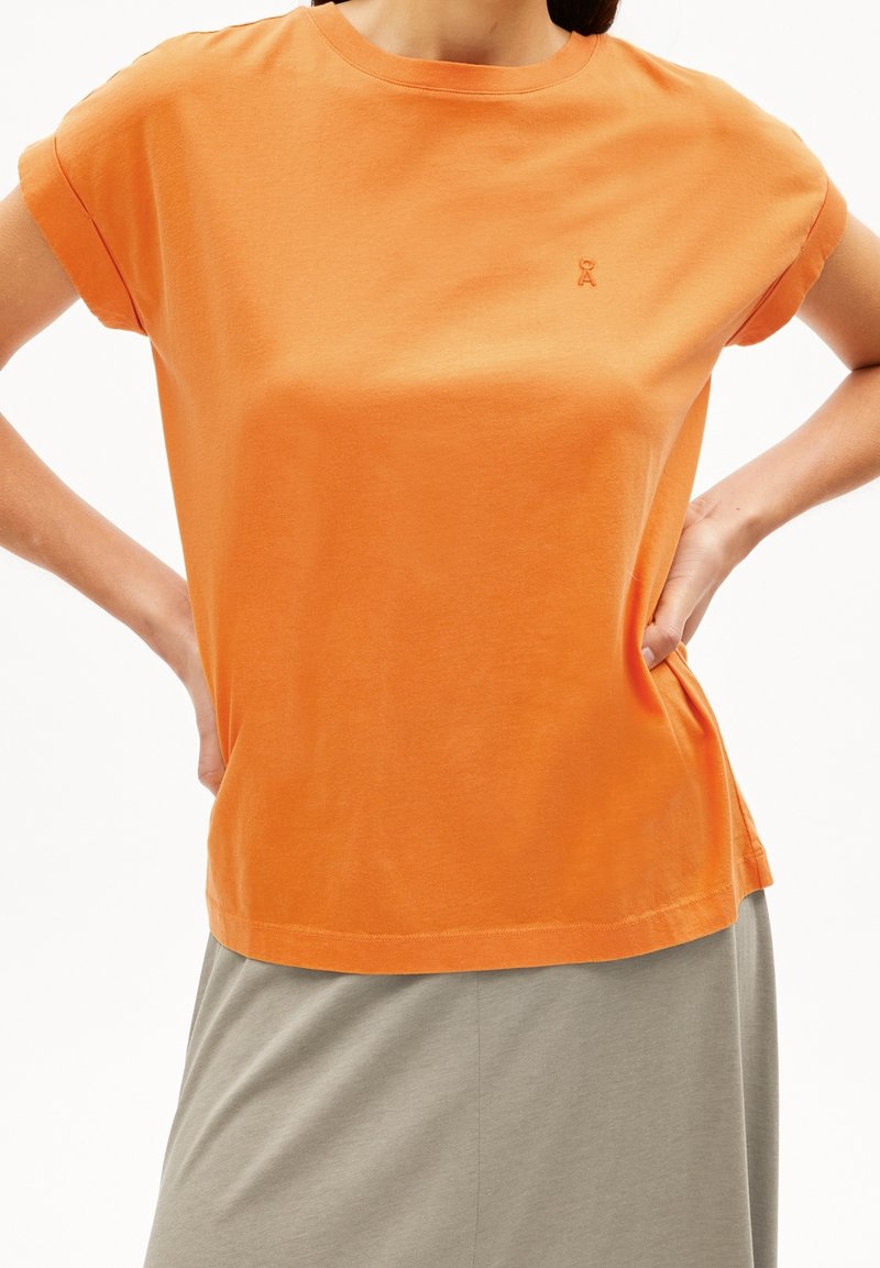 ARMEDANGELS T-shirt - bas - orange