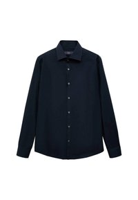 Camisa de botón de manga larga en color azul marino, hecha de una tela suave. Cuenta con un cuello clásico, botones frontales y un corte recto con mangas largas.