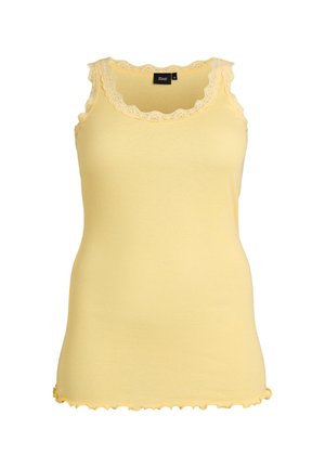 Žuta uska majica bez rukava s rebrastim uzorkom, čipkastim obrubom na izrezu i armholesima te valovitim rubom, veličina srednja.
