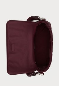 Lauren Ralph Lauren QUILTED MEDIUM STEVIE MESSENGER BAG - Soma ar siksnu pāri ķermenim - dark garnet/dark garnet