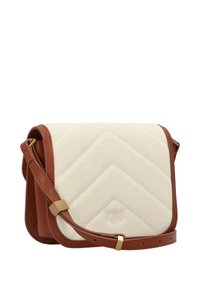 Kvadra beige canvasaxelväska med bruna läderdetaljer och en guldfärgad hårdvarudetalj. Har en minimalistisk design och justerbar axelrem.