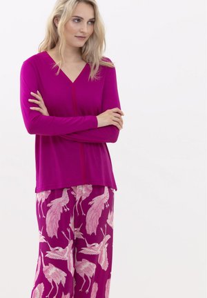 Long sleeved top - cosmo pink