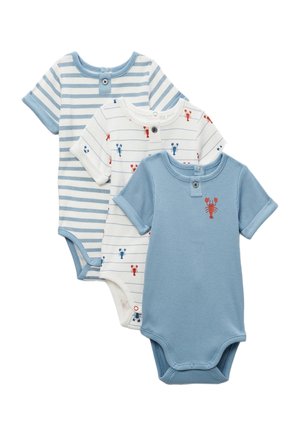 Trois bodies bébé à manches courtes : rayé bleu, blanc avec des homards rouges et bleus, et bleu uni avec un patch homard rouge.
