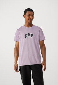 GAP NEW ARCH - Triko s potiskem - amethyst purple