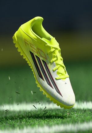 F50 CLUB TURF UNISEX - Rasen-Fußballschuhe - team solar yellow 2/core black/lucid red