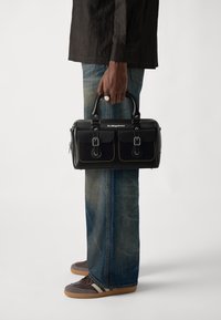 Dr. Martens TOP HANDLE BAG UNISEX - Kézitáska - black