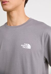 The North Face M SS SIMPLE DOME TEE - Bluză sport - smoked pearl
