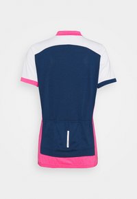 Cyklistický dres s krátkými rukávy v námořnické modři, s bílými panely na ramenou a růžovými akcenty. Zadní kapsa se zipem s reflexním detailem.