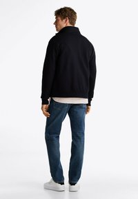Tommy Hilfiger FLAG EMBROIDERY  - Felpa con zip - desert