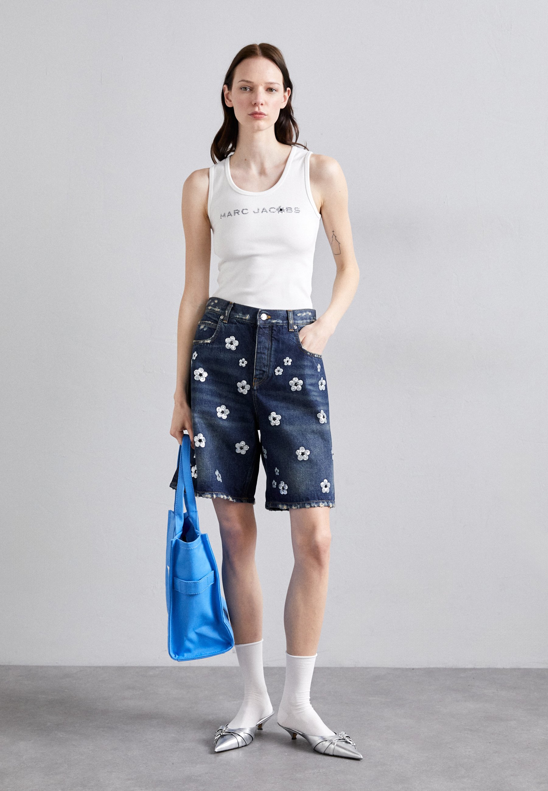 【Marc Jacobs】Sequin Daisy Wide Leg Shorts ショートパンツ Marc Jacobs Sequin Daisy Wide Leg Shorts | Shopbop
