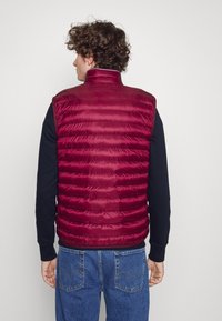 Tommy Hilfiger PACKABLE VEST - Weste - deep rouge