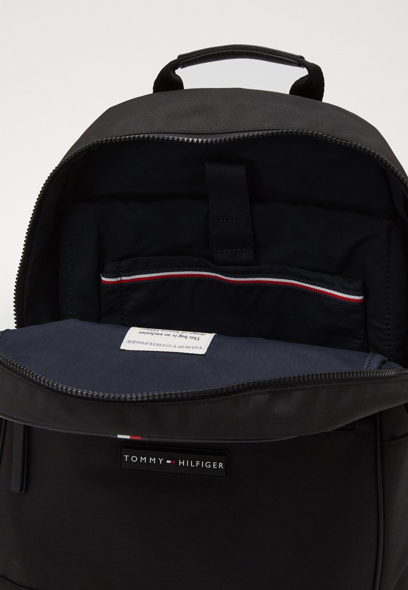 tin Persuasion Gemme Tommy Hilfiger Rygsække - black/sort - Zalando.dk