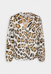 Blusa in stampa leopardata in tessuto leggero, caratterizzata da macchie marroni e nere. Ha un collo a V con bordi geometrici arancioni e maniche a palloncino.