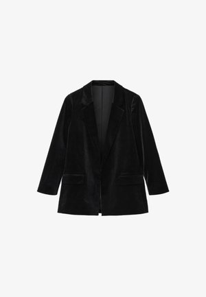 Blazer de terciopelo negro con solapas de muesca, mangas largas y bolsillos de solapa, exhibido contra un fondo blanco.