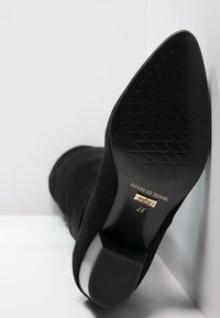 Buffalo Botas mosqueteras - black