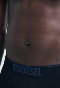 Thumbnail Image 9