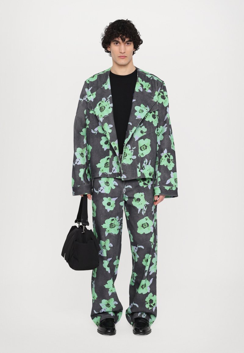 Dhruv Kapoor FLORAL ART PRINT BAGGY WITH BELT Relaxed fit jeans