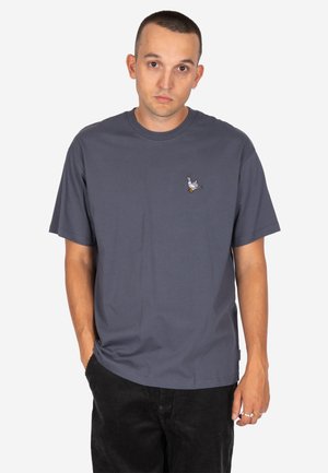 Iriedaily, IRIEDAILY T-SHIRT PIGEON FINGER - Print T-shirt - dark steel