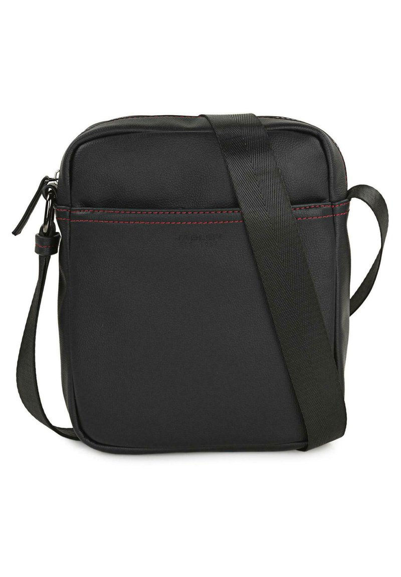 Bolso cruzado de cuero negro con superficie texturizada, costuras rojas y correa ajustable. Forma cuadrada compacta con cierre superior de cremallera.