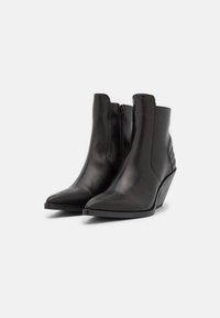 Zign Ankle boot