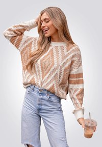 Cupshe DIAMOND STITCHED DROP SLEEVE  - Strickpullover - light brown white