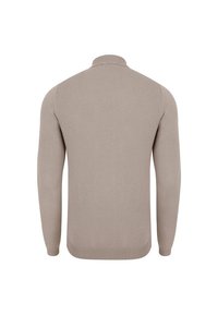 Beżowy sweter z wysokim kołnierzem, długimi rękawami, prążkowanymi mankietami i gładką teksturą, pokazany z tyłu.