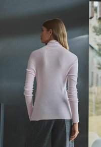 Next HIGH ROLL NECK - Pulover - blush pink