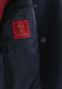 Pako Lorente - Klasyczny płaszcz