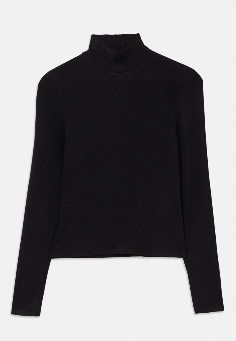 Pull en col roulé noir à manches longues. Fabriqué en tissu lisse et élastique. Design simple avec une silhouette ajustée et sans motifs.