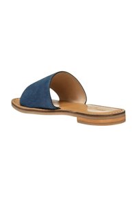 Infradito in suede blu navy con design open toe, suola piatta color tan e minime cuciture lungo i bordi. Fodera interna liscia.