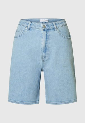 Pantaloni shorts in denim azzurro chiaro con vita alta, caratterizzati da cinque tasche, zip anteriore con chiusura a bottone e orlo semplice.