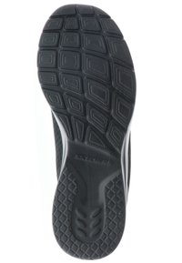 Suela de zapato deportivo negra con un patrón de goma texturizada, que presenta formas hexagonales y ovaladas para mayor tracción. Logo de la marca visible en un lado.