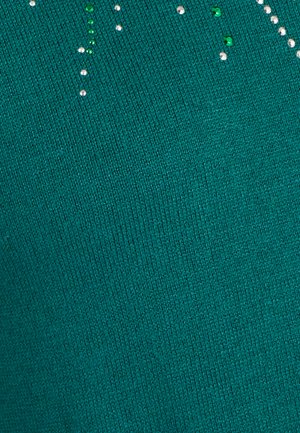 Teal gebreide trui met een gladde textuur, versierd met decoratieve kristallen in verschillende maten, verticaal gerangschikt.