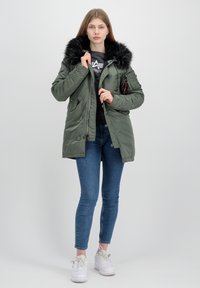 Alpha Industries Zimný kabát - vintage green black