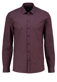 Chemise bourgogne à manches longues avec un motif géométrique, col boutonné, fermeture à boutons à l'avant et tissu texturé.