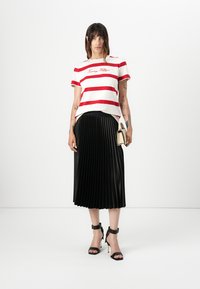 Thumbnail Image 2