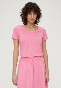 s.Oliver MIT U-AUSSCHNITT - T-shirt basic