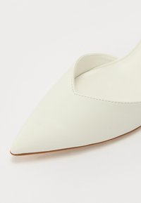 Thumbnail Image 7