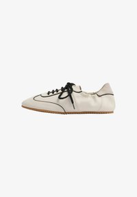 Wybrany, off white calf