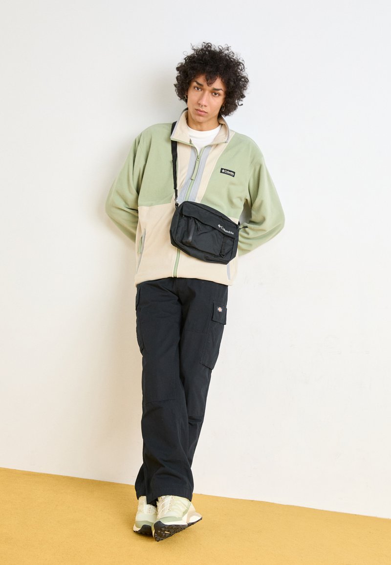 Columbia Street Transit Borsa a tracolla Rosa Unisex