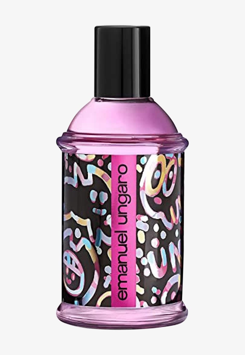 Flacon de parfum en verre transparent avec un liquide rose, un bouchon noir et des motifs abstraits colorés ; une étiquette verticale rose porte l'inscription « emmanuel ungaro ».