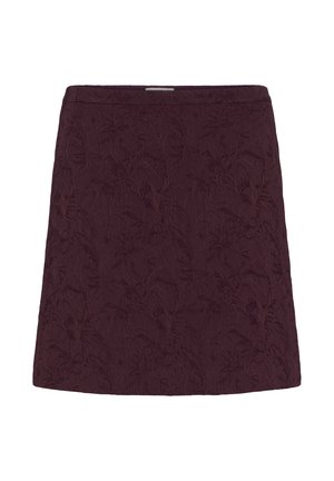 Falda burdeos con un patrón floral texturizado, con un diseño en línea A y una cinturilla ajustada. Sin hardware o acentos visibles.