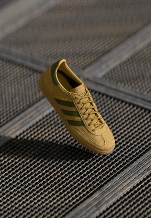 HANDBALL SPEZIAL UNISEX - Trainers - golden beige/focus olive