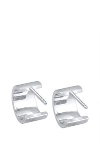 Söljte ringörhängen med en slank, rundad design, som har en framträdande pinnstängning och en polerad yta för en reflekterande look.