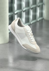 Δεν επιλέχθηκε, white