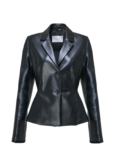 Blazer en cuir noir ajusté avec manches longues, col cranté et deux boutons devant, étiqueté VSP à l'intérieur du col.