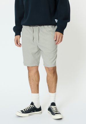 Matinique MABARTON SHORT - Kratke hlače - ghost gray