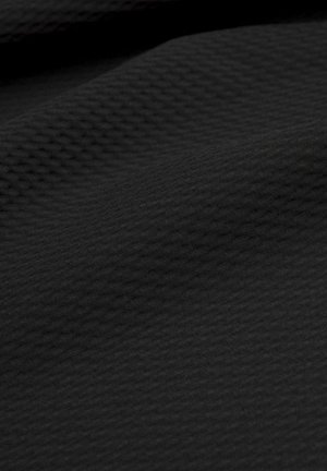 Texturerad svart tyg med ett subtilt geometriskt mönster, som visar en slät yta och mjukt, följsamt material. Perfekt för olika tillämpningar.