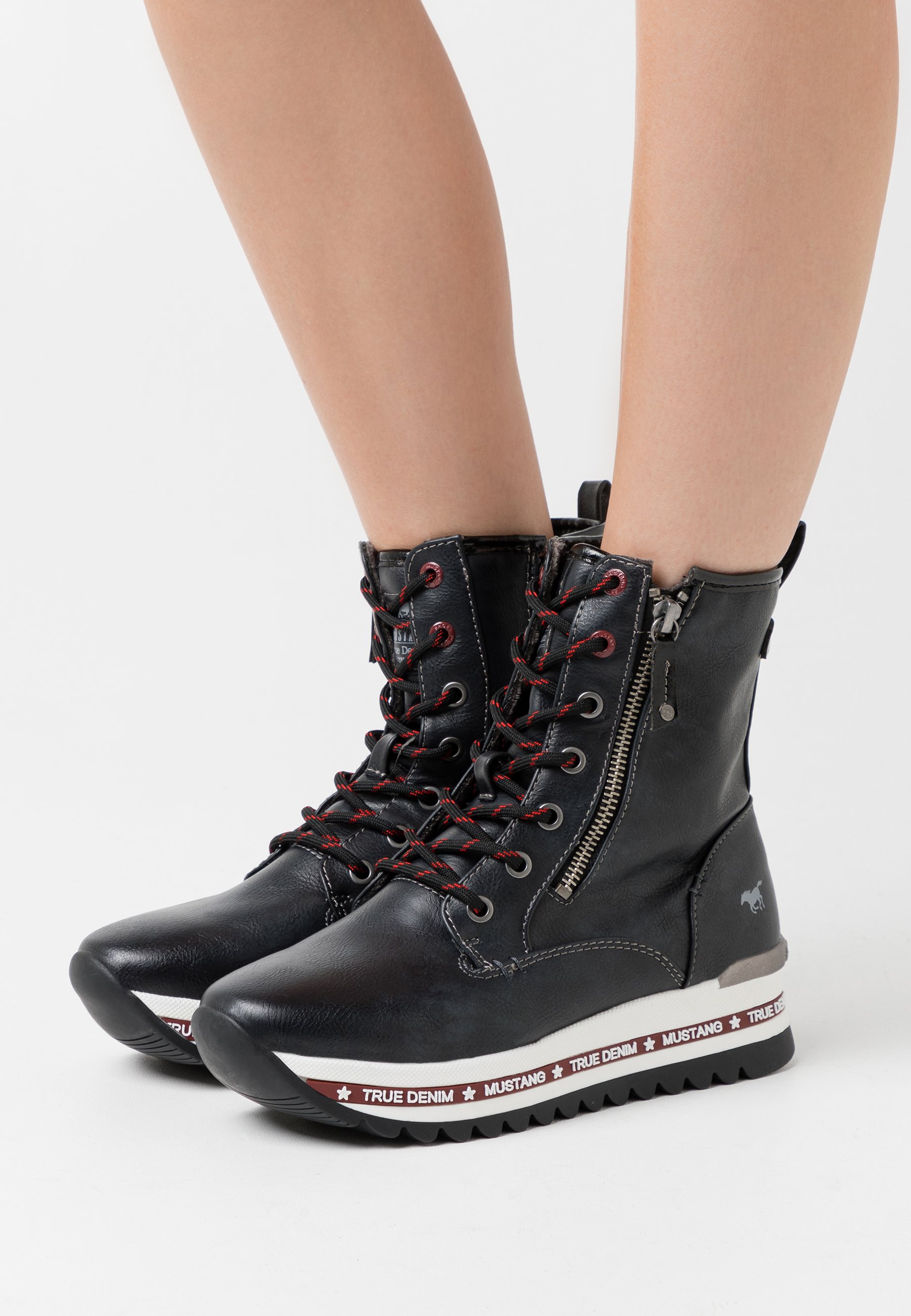 chaussure mustang true denim