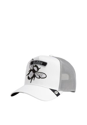 Gorra de camionero blanca y gris con malla, con un parche bordado en la parte frontal que muestra una abeja en blanco y negro y el texto "QUEEN".